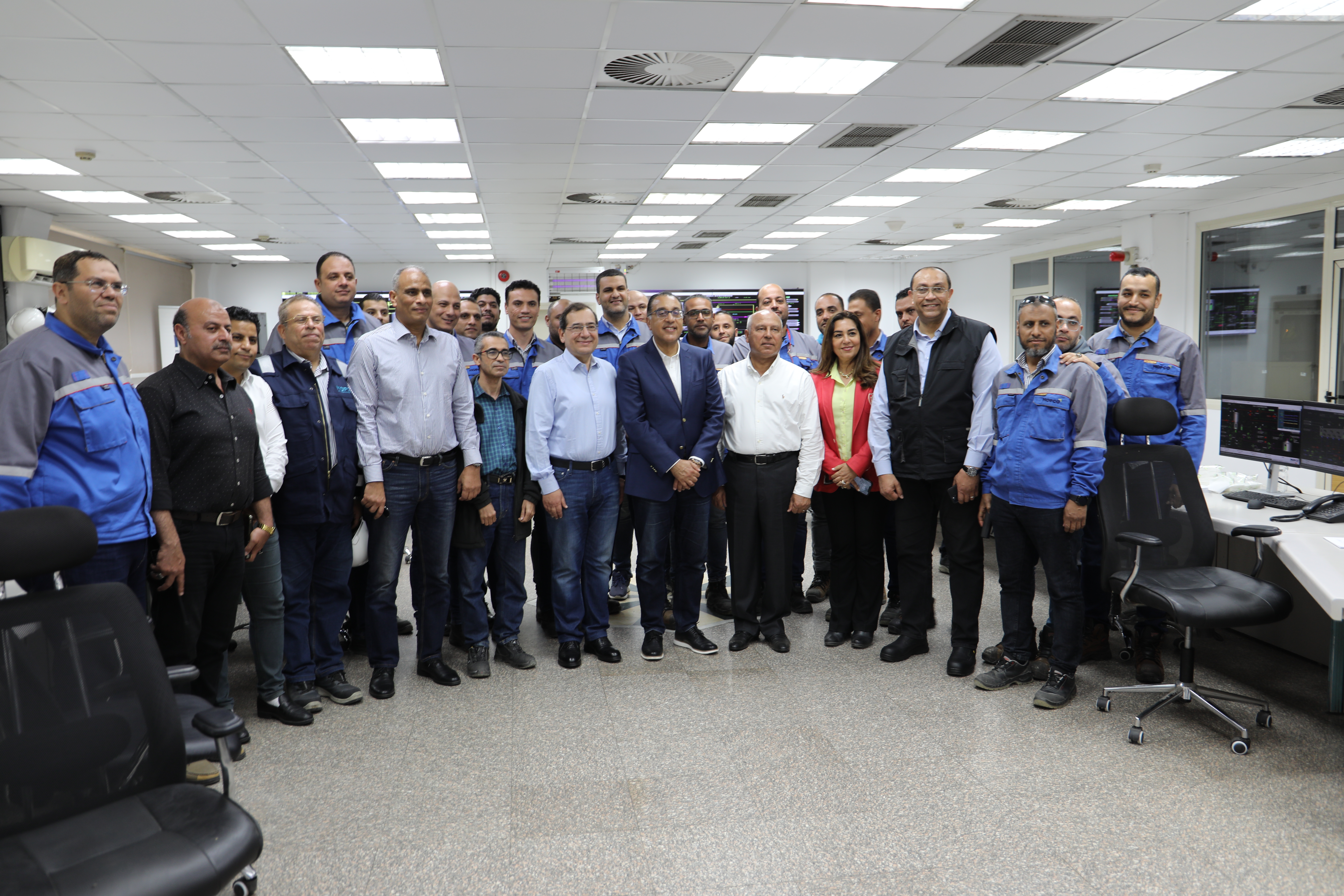 Prime Minister Examines Mopco's Factory At Damietta
